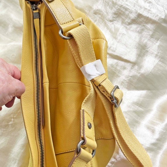 BUCKET BAG, LEATHER, YELLOW, TOP ZIPPER, ADJUSTABLE STRAP, POCKETS, by THE SAK, - Picture 9 of 16